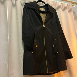 Michael kors Medium rain coat gold buttons.
